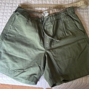 Men’s LL Bean drawstring shorts
